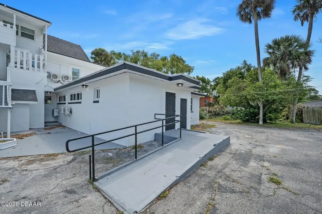 934 S Ridgewood Avenue Daytona Beach FL 32114