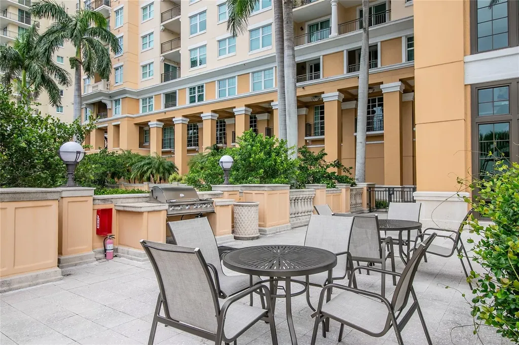 750 N Tamiami Trail Sarasota FL 34236