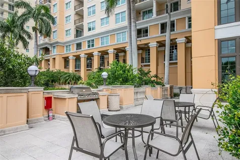 750 N Tamiami Trail Sarasota FL 34236
