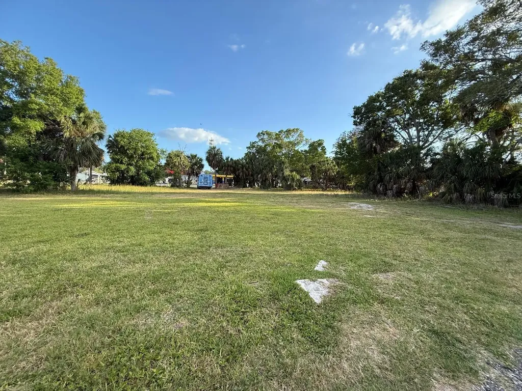 3733 6th Street S St Petersburg FL 33705