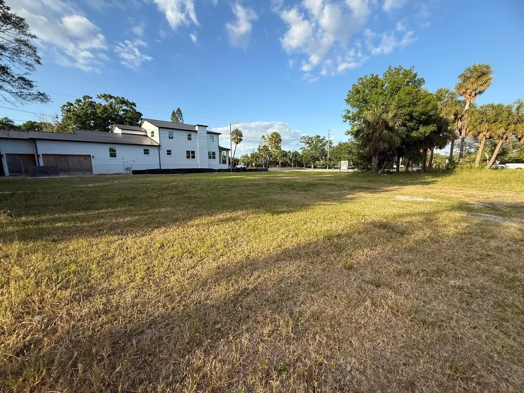 3733 6th Street S St Petersburg FL 33705