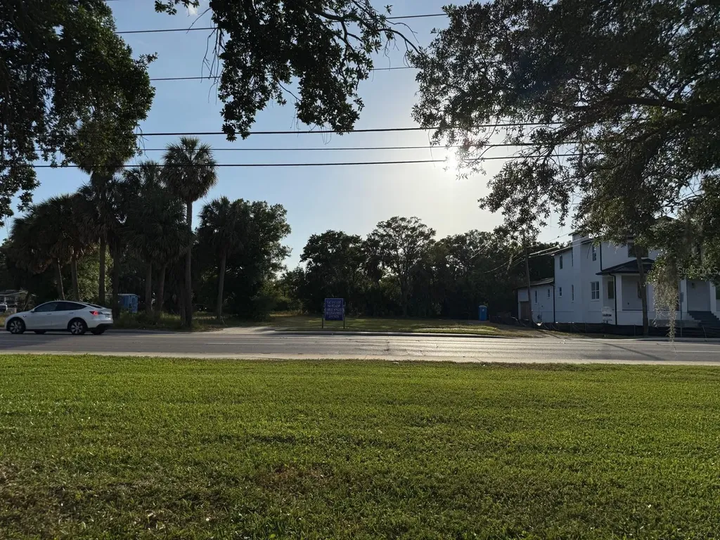 3733 6th Street S St Petersburg FL 33705