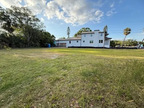 3733 6th Street S St Petersburg FL 33705