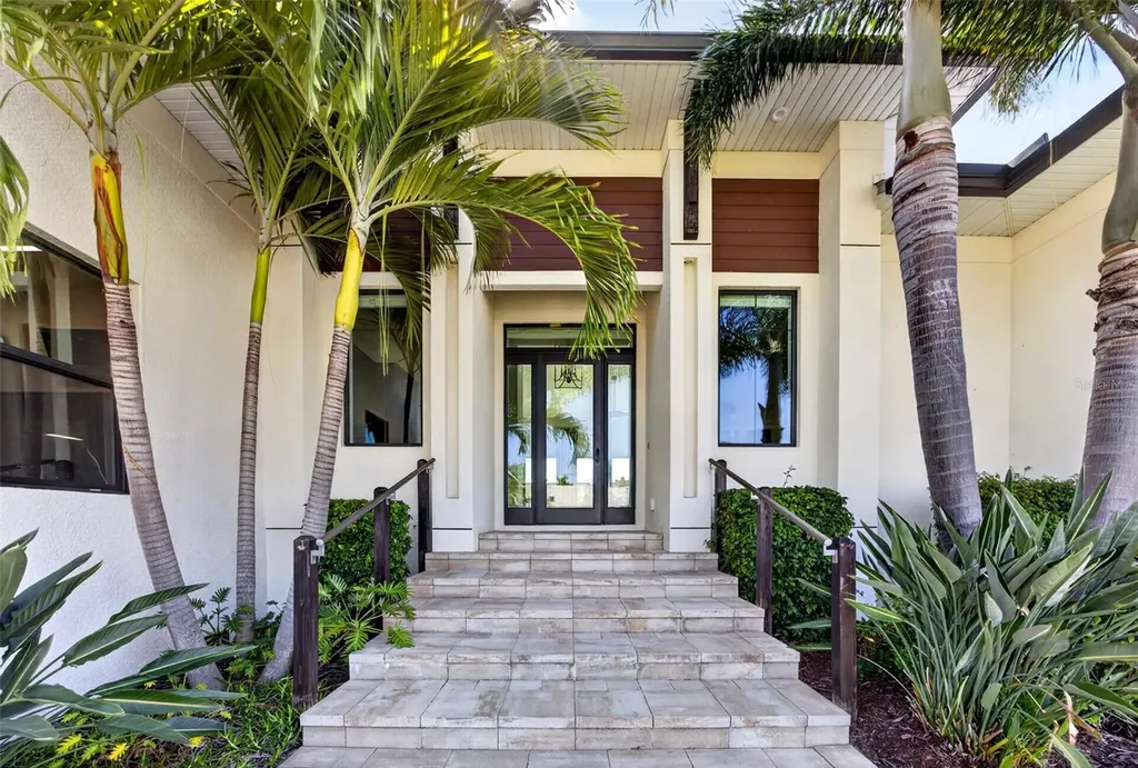 125 Colony Point Drive Punta Gorda FL 33950