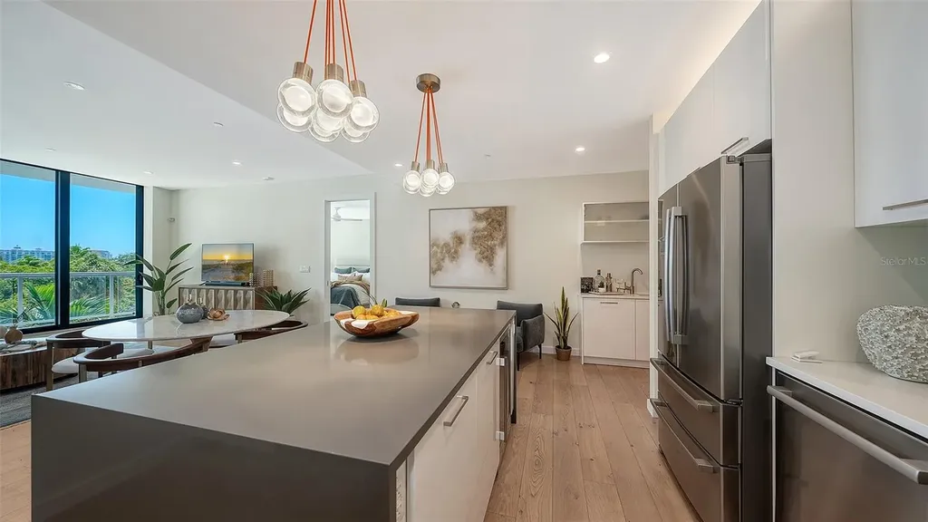 300 S Pineapple Avenue Sarasota FL 34236