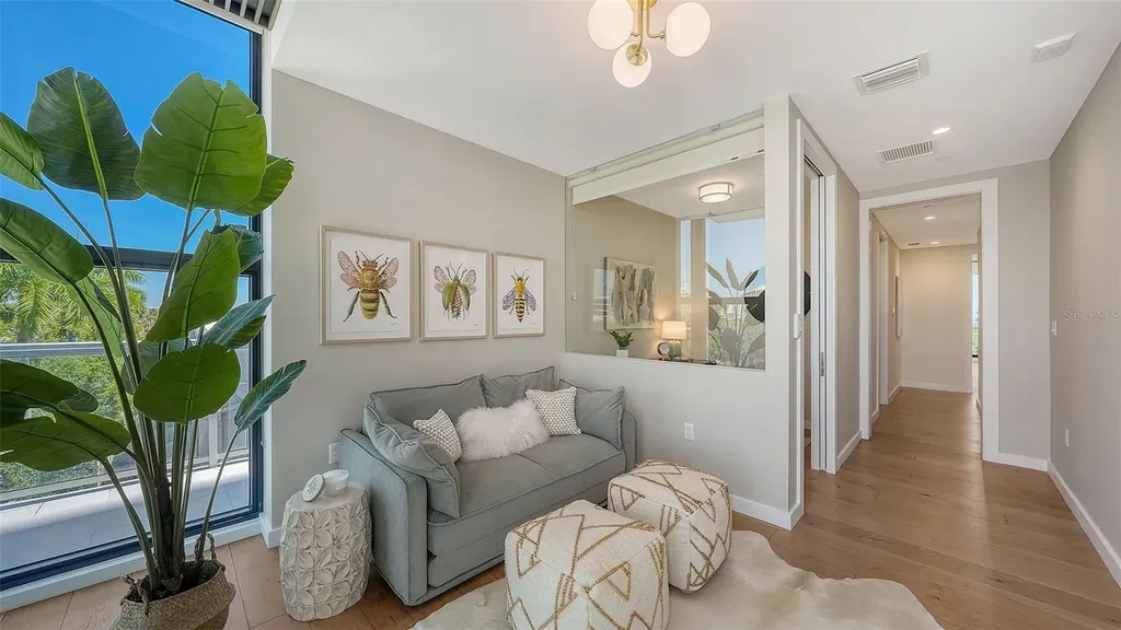 300 S Pineapple Avenue Sarasota FL 34236