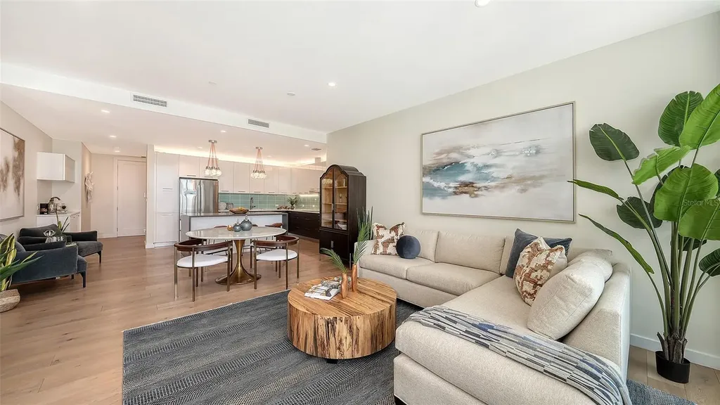 300 S Pineapple Avenue Sarasota FL 34236