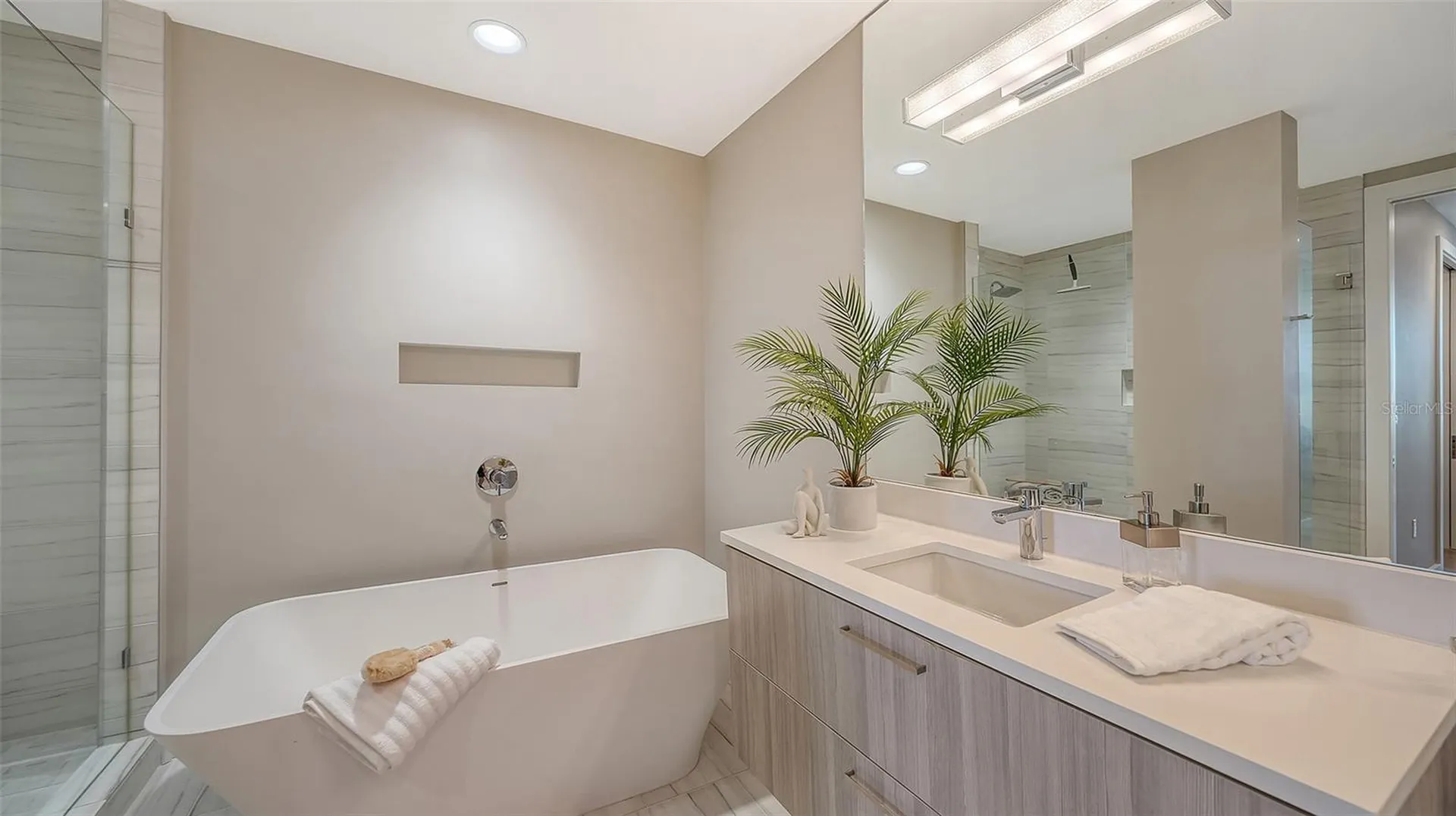 300 S Pineapple Avenue Sarasota FL 34236