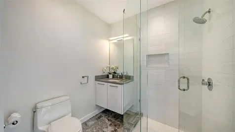 300 S Pineapple Avenue Sarasota FL 34236