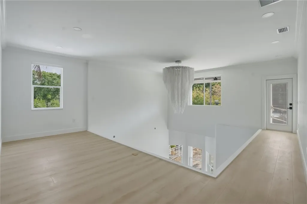 685 1st Avenue N Safety Harbor FL 34695