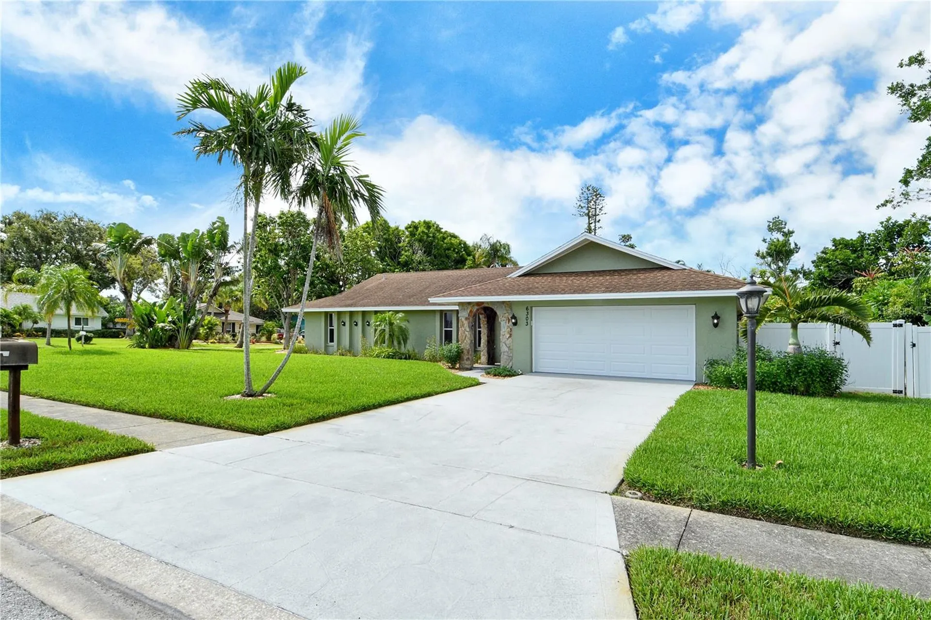 6303 3rd Avenue NW Bradenton FL 34209