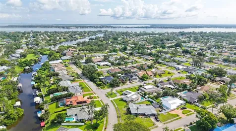 6303 3rd Avenue NW Bradenton FL 34209