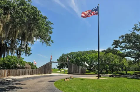 6303 3rd Avenue NW Bradenton FL 34209