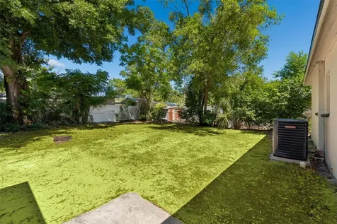 11206 N Arden Avenue Tampa FL 33612