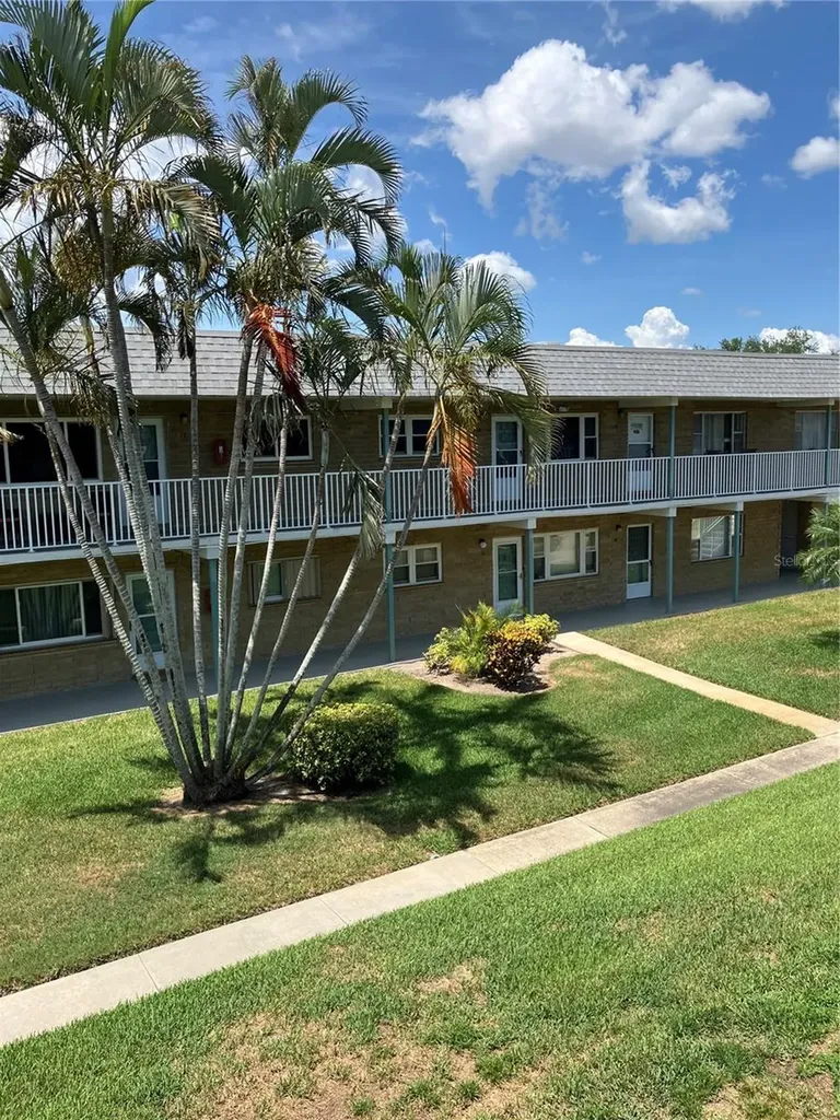 5247 81st Street N St Petersburg FL 33709