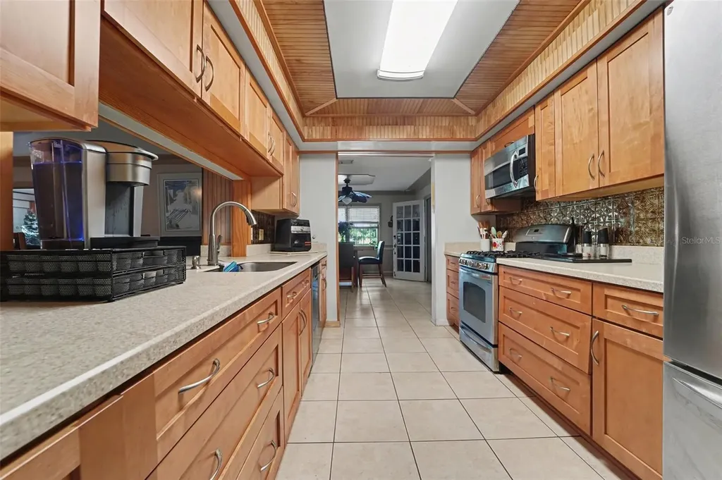 5825 S Bob White Drive Homosassa FL 34446
