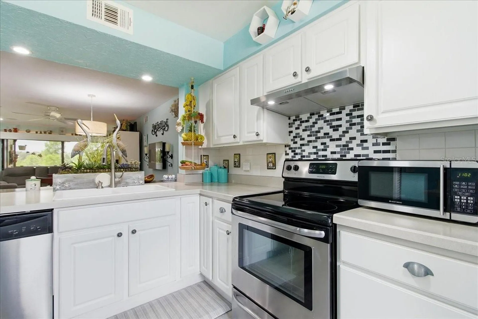 6111 Lake Pointe Drive Orlando FL 32822