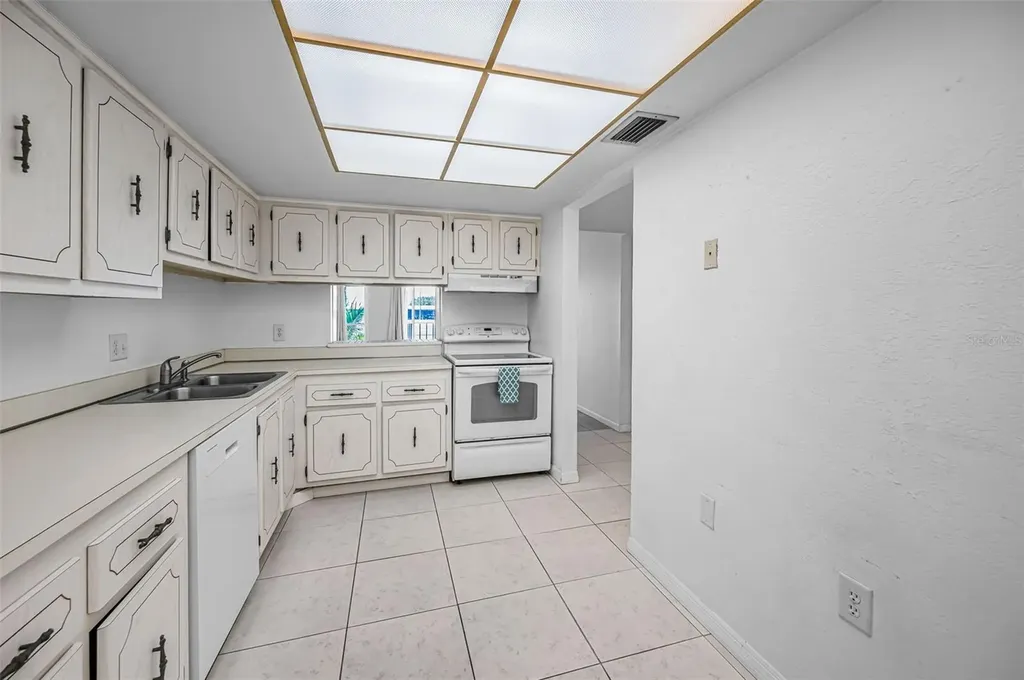 4908 38th Way S St Petersburg FL 33711