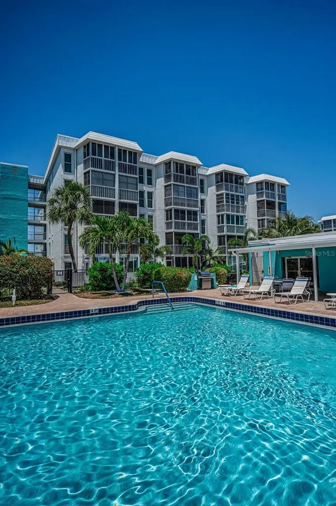 4908 38th Way S St Petersburg FL 33711