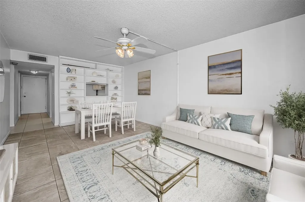4908 38th Way S St Petersburg FL 33711