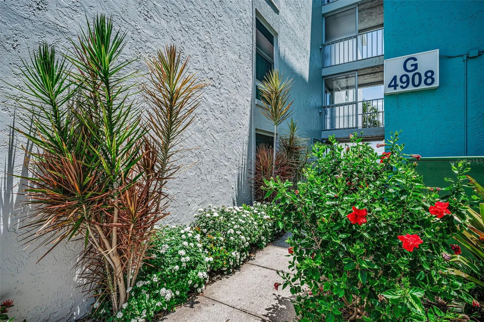 4908 38th Way S St Petersburg FL 33711