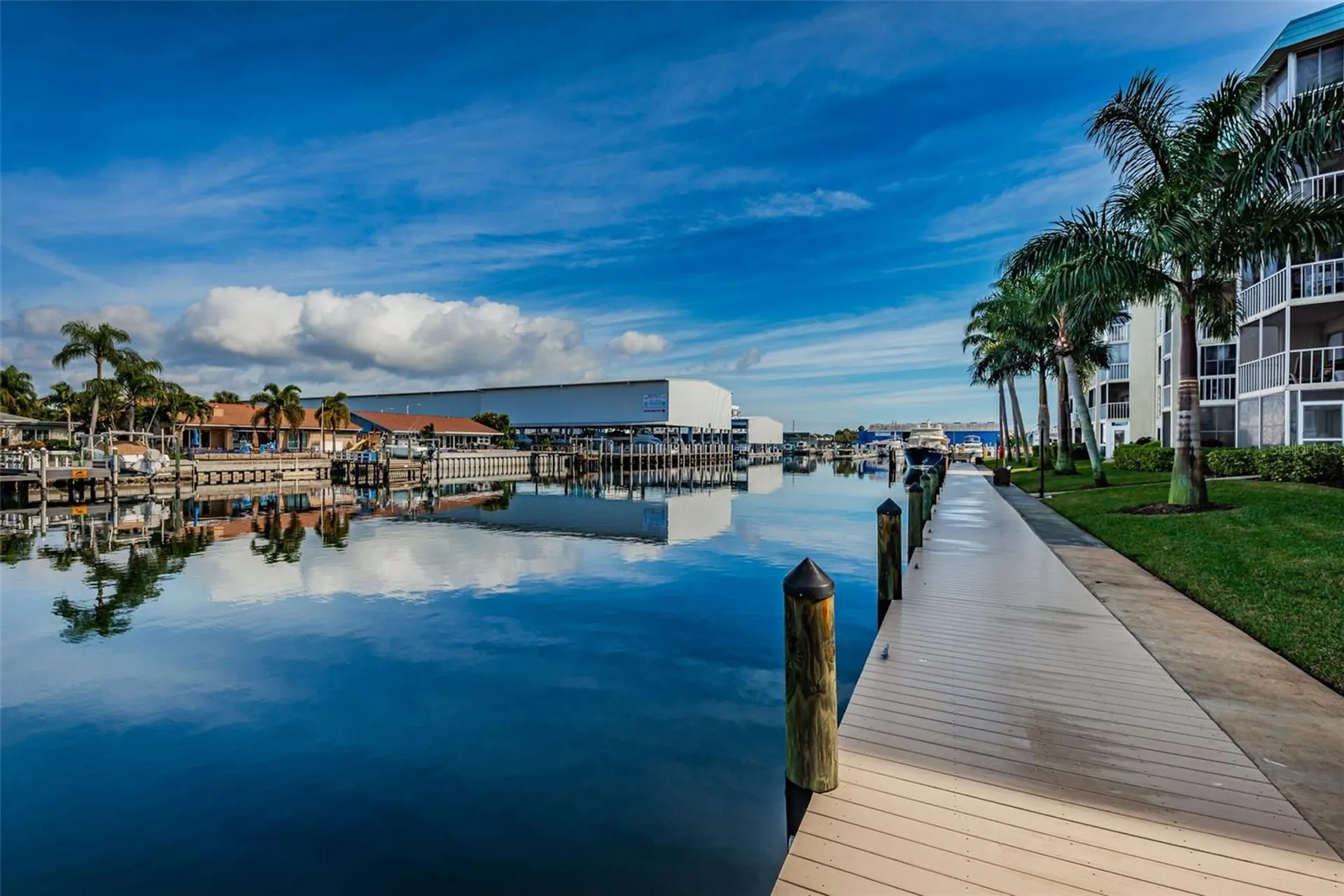 4908 38th Way S St Petersburg FL 33711