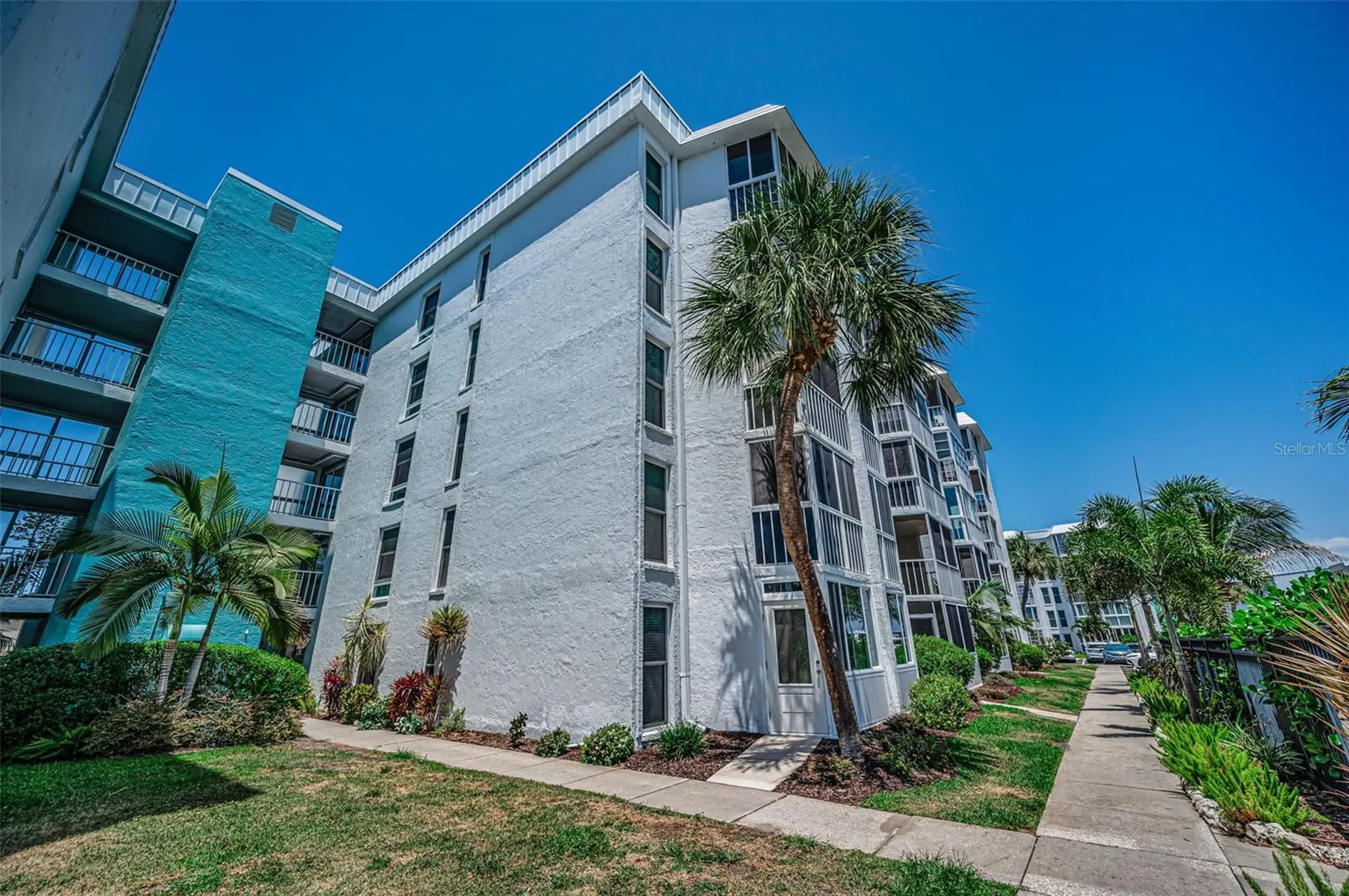 4908 38th Way S St Petersburg FL 33711