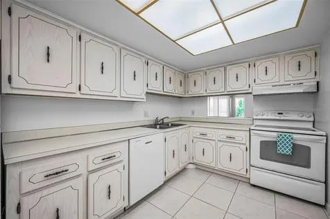 4908 38th Way S St Petersburg FL 33711