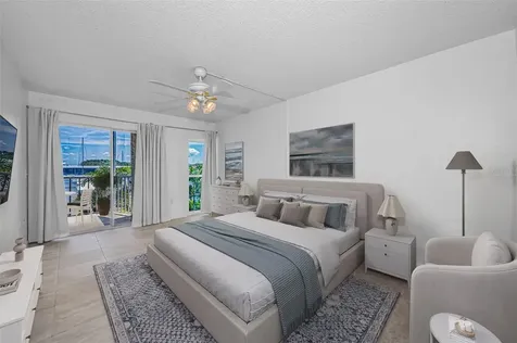 4908 38th Way S St Petersburg FL 33711