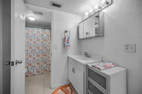4908 38th Way S St Petersburg FL 33711