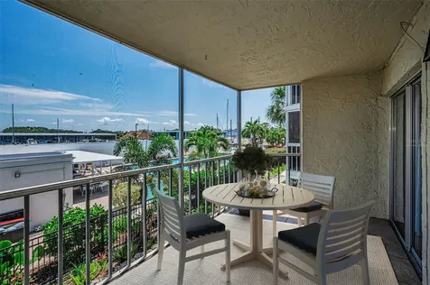 4908 38th Way S St Petersburg FL 33711