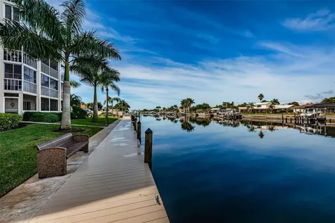 4908 38th Way S St Petersburg FL 33711