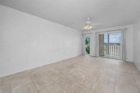 4908 38th Way S St Petersburg FL 33711
