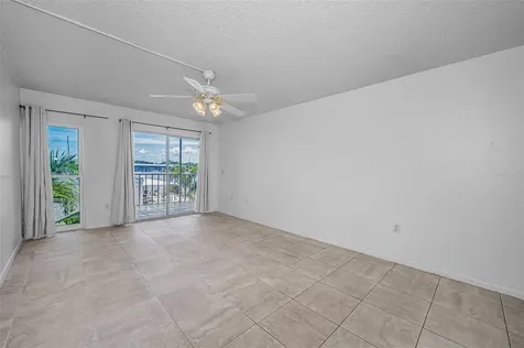 4908 38th Way S St Petersburg FL 33711