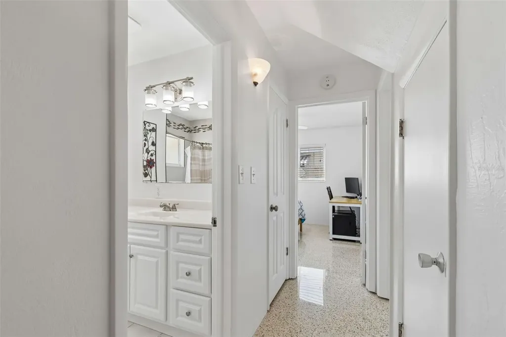 2863 60th Way N St Petersburg FL 33710
