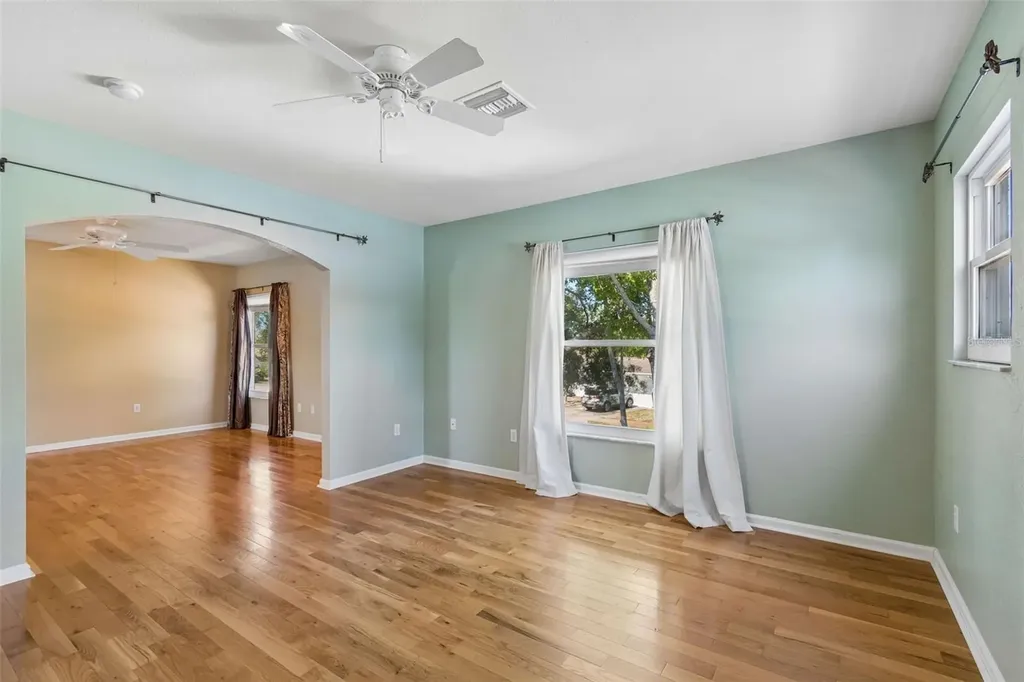 2863 60th Way N St Petersburg FL 33710