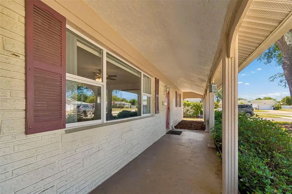 2863 60th Way N St Petersburg FL 33710
