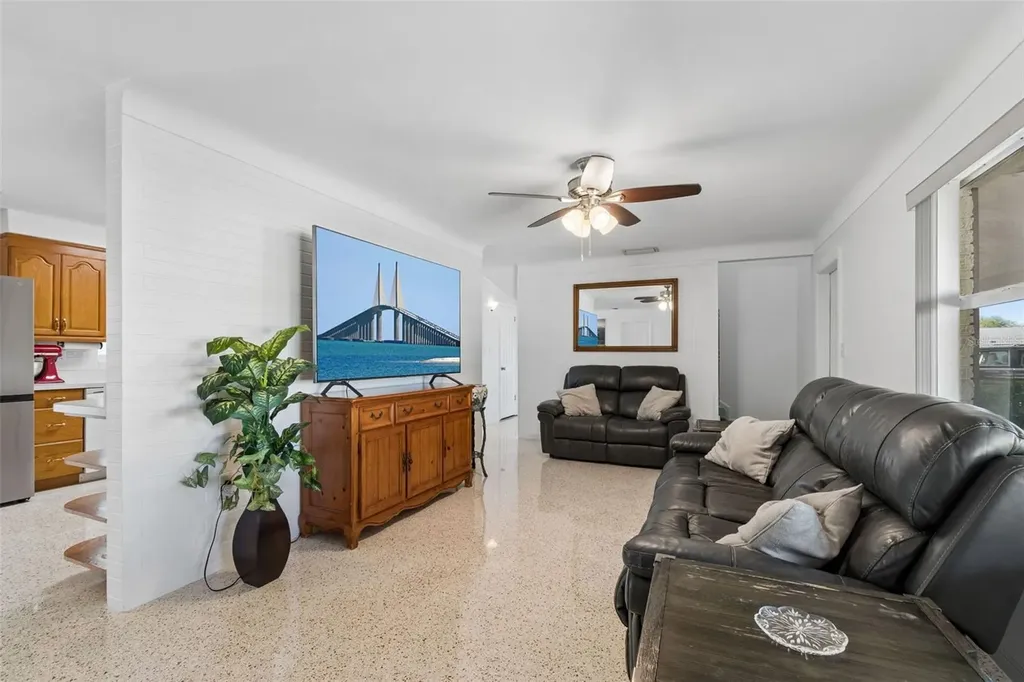 2863 60th Way N St Petersburg FL 33710