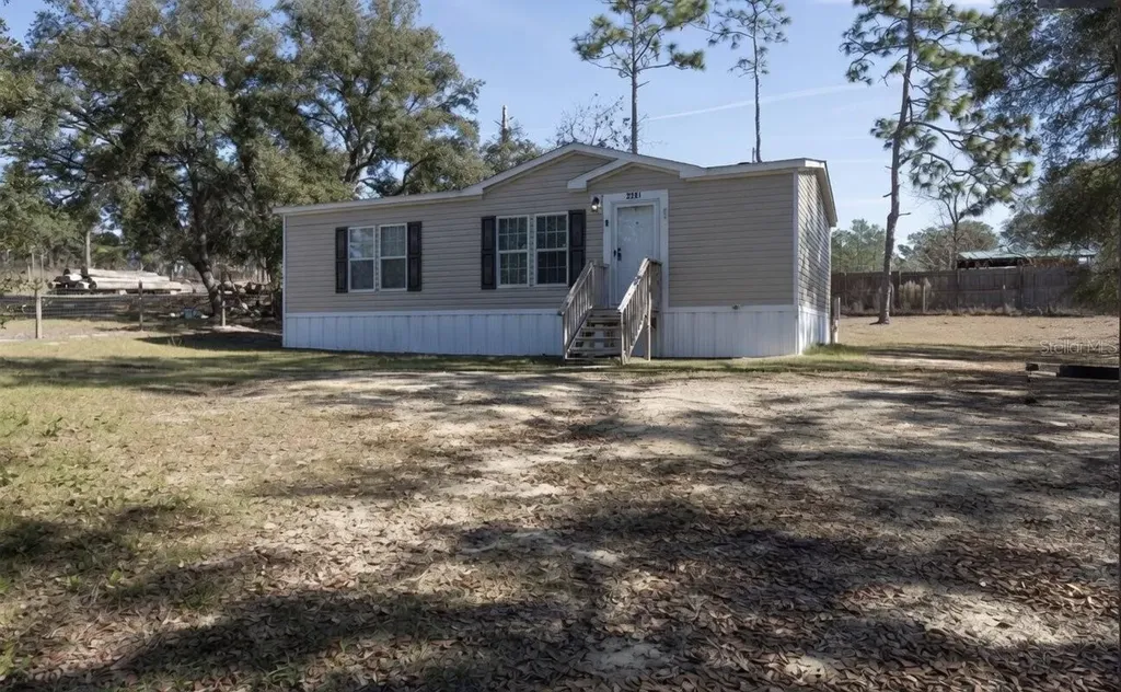 2231 SE State Road 121 Morriston FL 32668