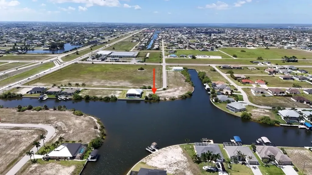 3233 NW 9th Street Cape Coral FL 33993