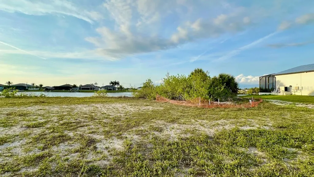3233 NW 9th Street Cape Coral FL 33993