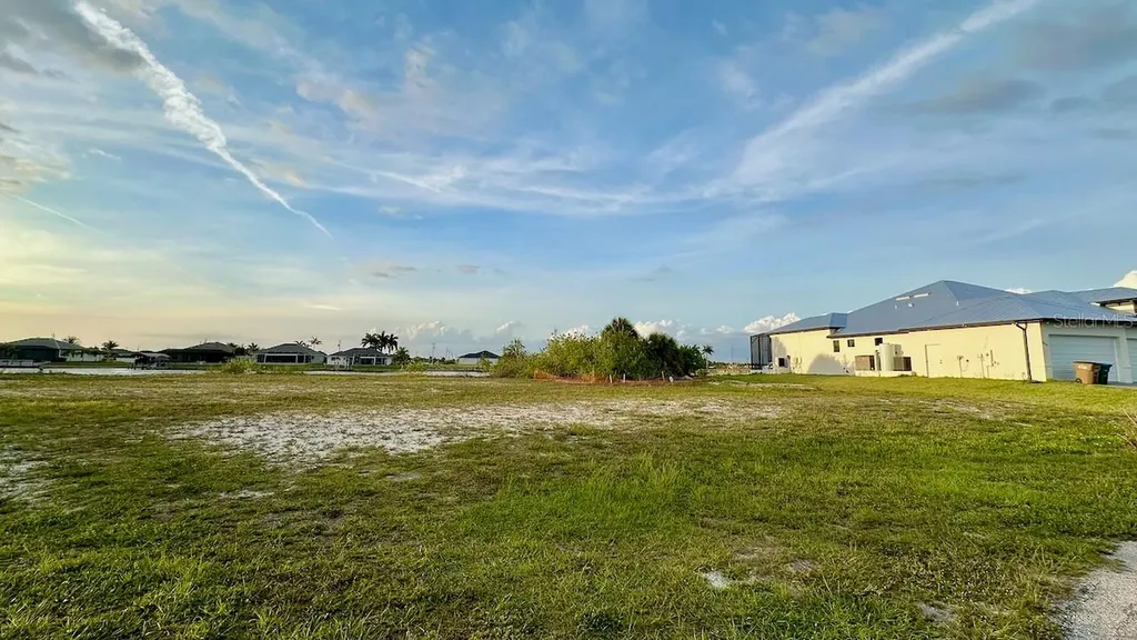 3233 NW 9th Street Cape Coral FL 33993