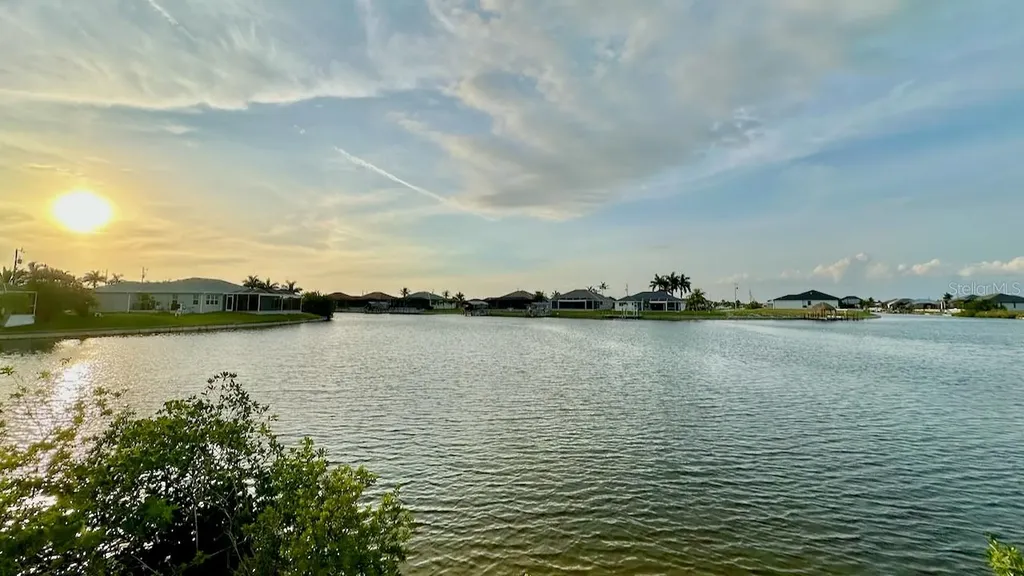 3233 NW 9th Street Cape Coral FL 33993