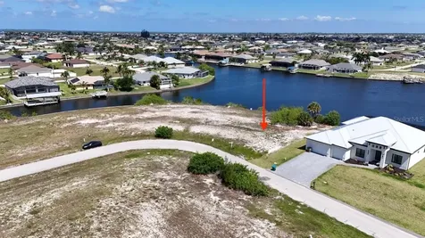 3233 NW 9th Street Cape Coral FL 33993