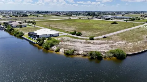 3233 NW 9th Street Cape Coral FL 33993
