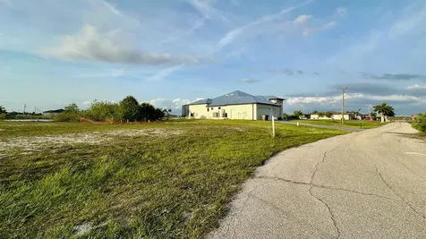 3233 NW 9th Street Cape Coral FL 33993
