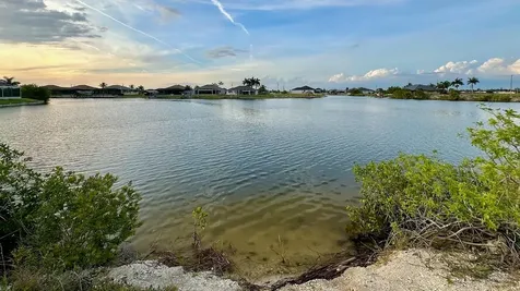3233 NW 9th Street Cape Coral FL 33993