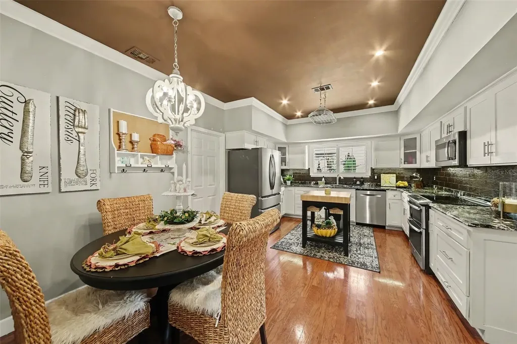 2406 Sweetwater Country Club Drive Apopka FL 32712