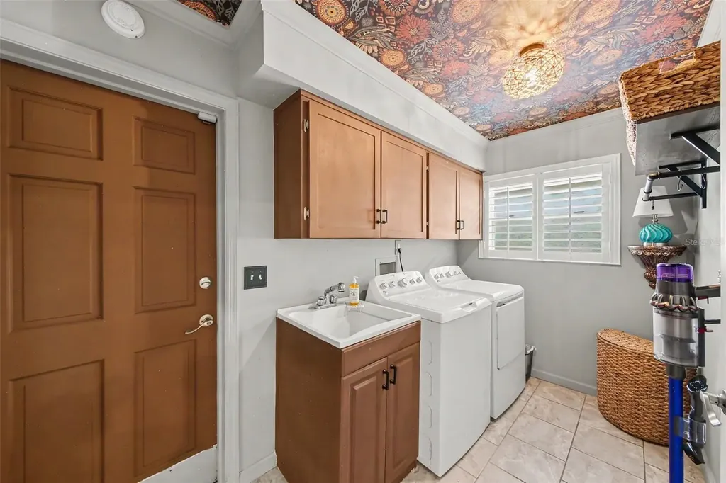 2406 Sweetwater Country Club Drive Apopka FL 32712