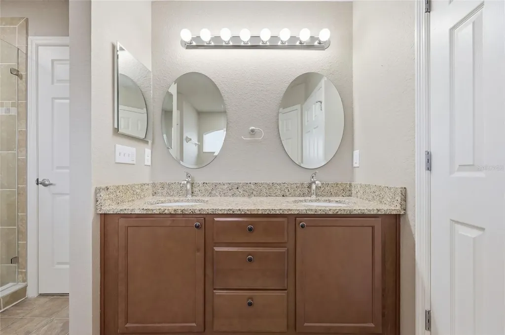 306 Stonepoint Lane Lady Lake FL 32159